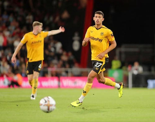 邮报：切尔西可能冬窗外租乔治；霍尔有机会参加世界杯（邮报：切尔西或冬窗租借放走乔治；霍尔有望出战世界杯）