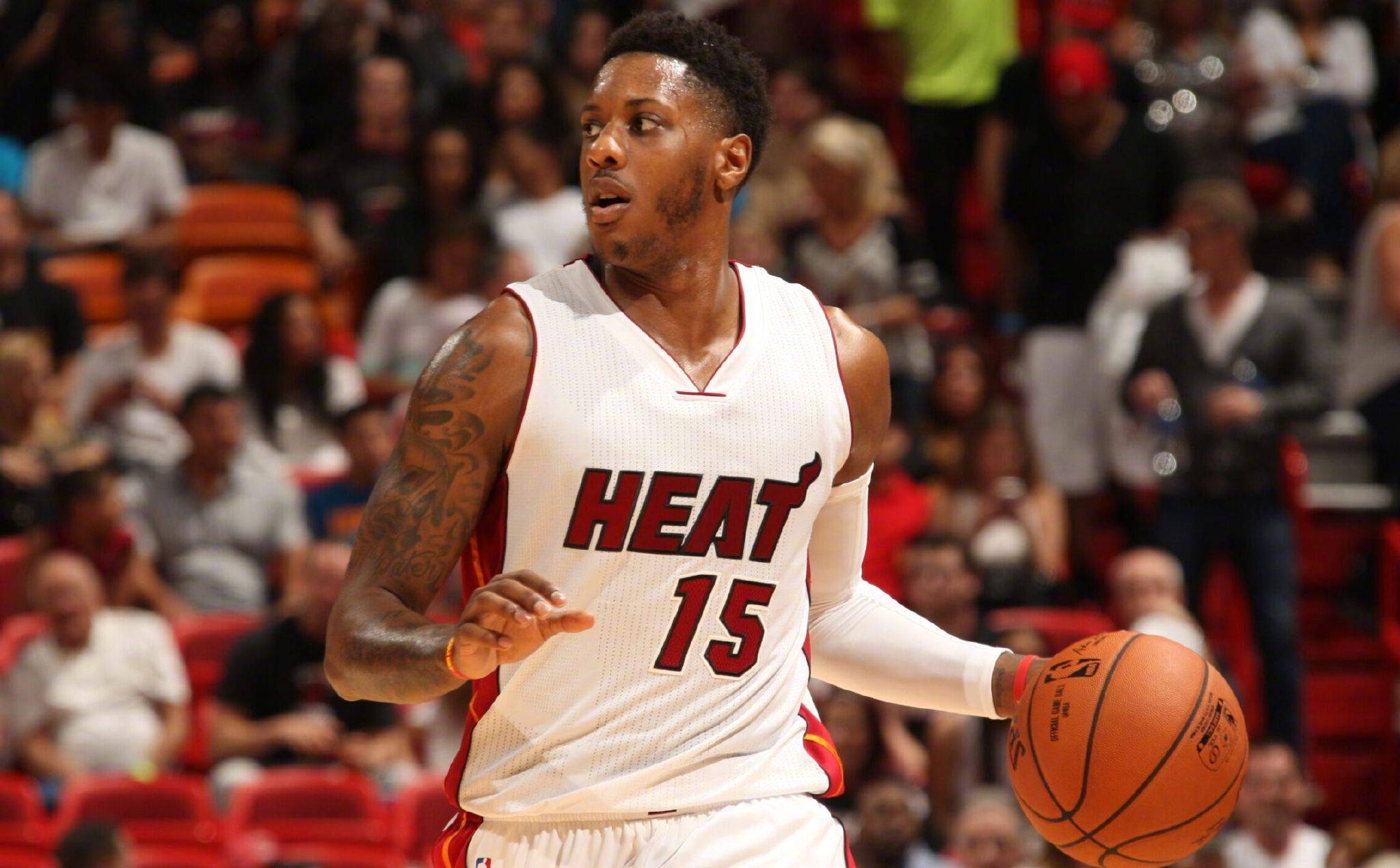 NBA：独行侠击败雄鹿 东契奇全场三双（NBA：独行侠力克雄鹿 东契奇砍下三双）