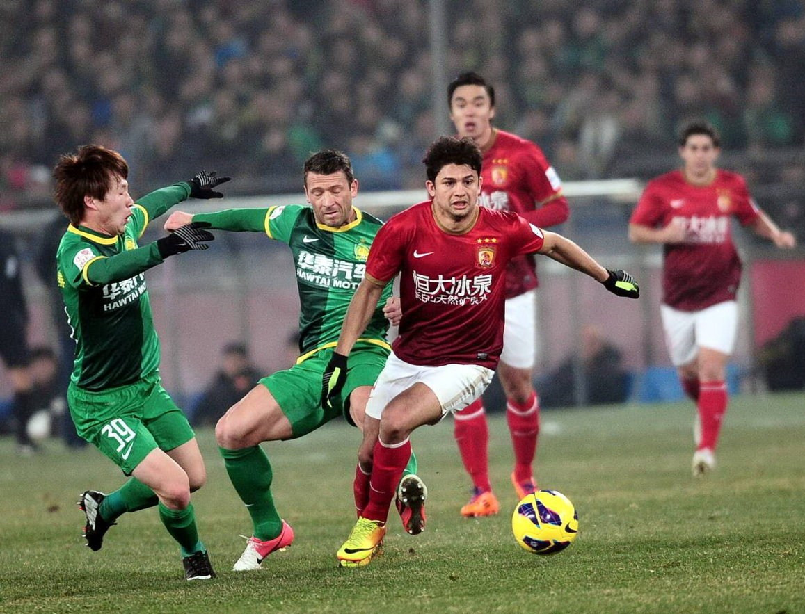 葡媒批评C罗：C罗应该为他的行为道歉，并对此感到羞愧（葡媒指责C罗：应为失当行为道歉并深感羞愧）